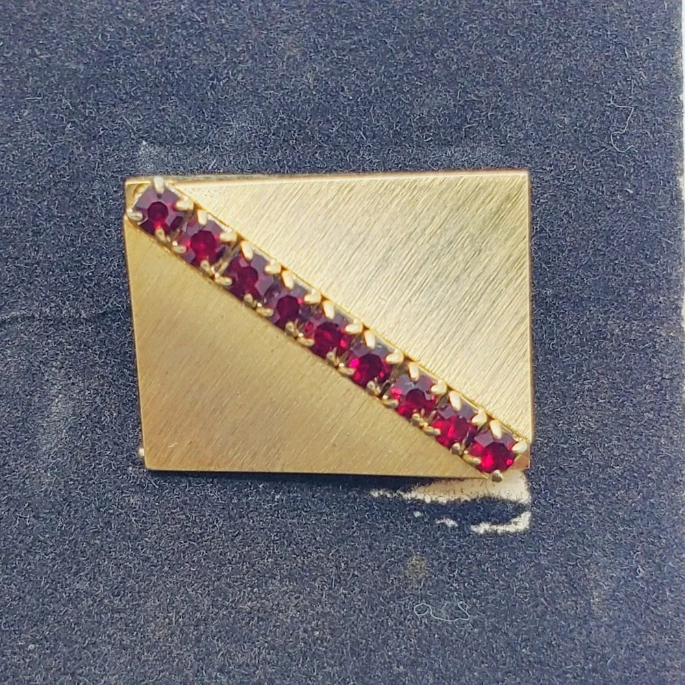 Sarah Coventry Brushed Gold Tone Cufflinks Square Rectangular Red Glass Matador
